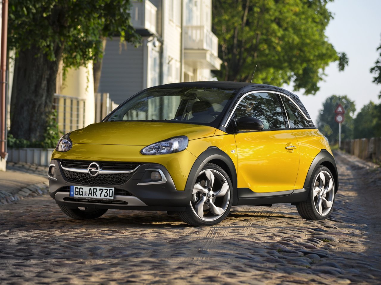 Расход газа трёх комплектаций хэтчбека три двери Rocks Opel Adam. Разница стоимости заправки газом и бензином. Автономный пробег до и после установки ГБО.