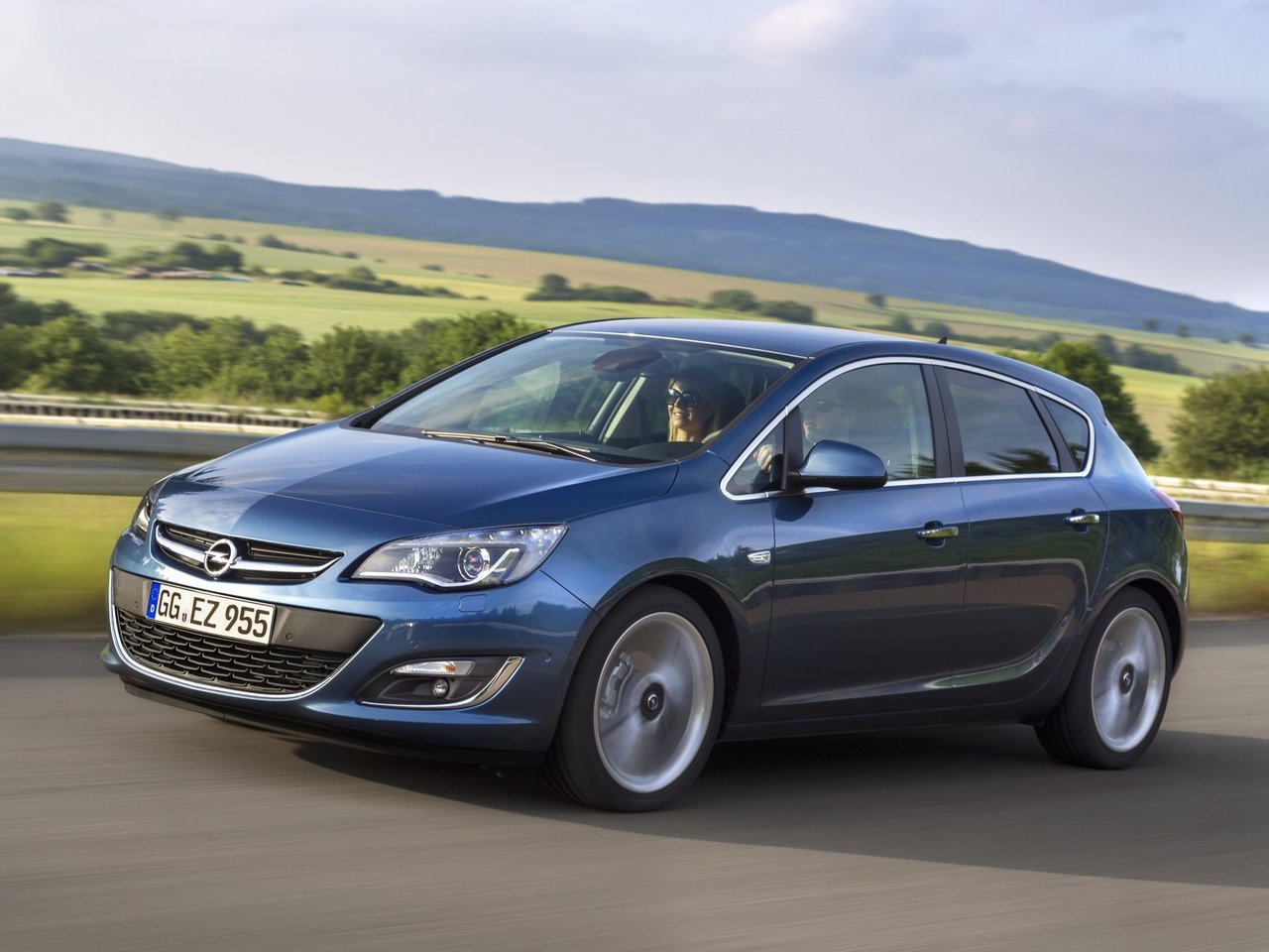 Расход газа четырёх комплектаций хэтчбека пять дверей Opel Astra. Разница стоимости заправки газом и бензином. Автономный пробег до и после установки ГБО.