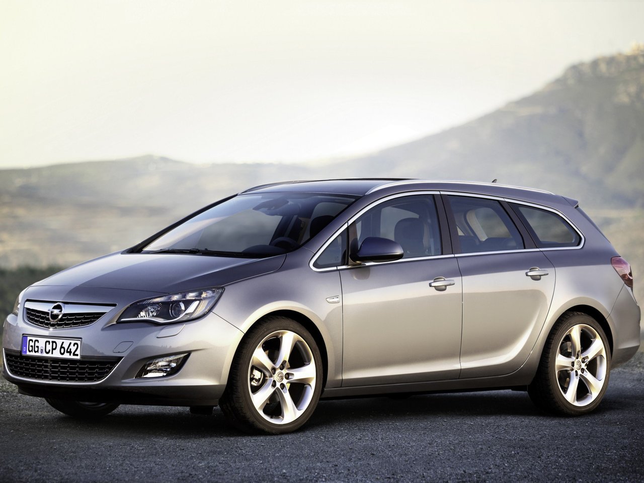 Расход газа четырёх комплектаций универсала пять дверей Opel Astra. Разница стоимости заправки газом и бензином. Автономный пробег до и после установки ГБО.