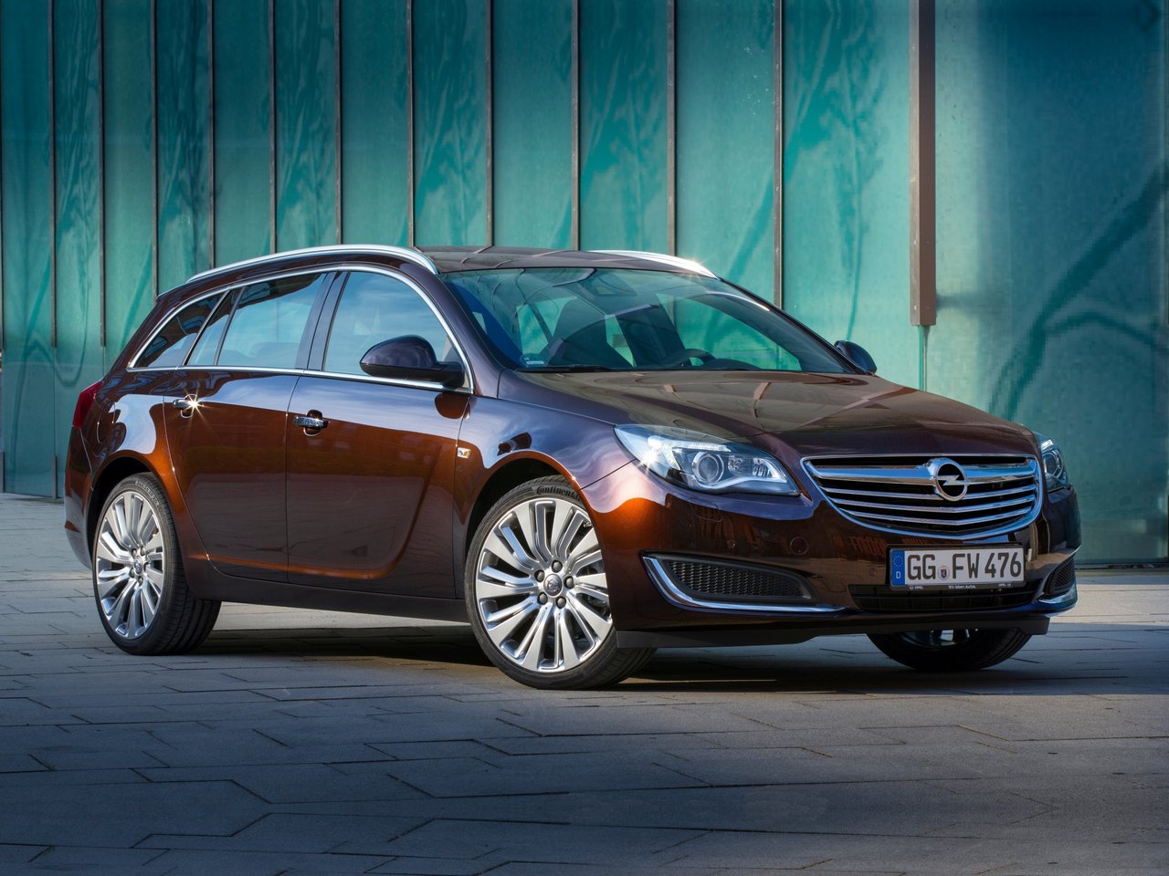 Расход газа шести комплектаций универсала пять дверей Opel Insignia. Разница стоимости заправки газом и бензином. Автономный пробег до и после установки ГБО.