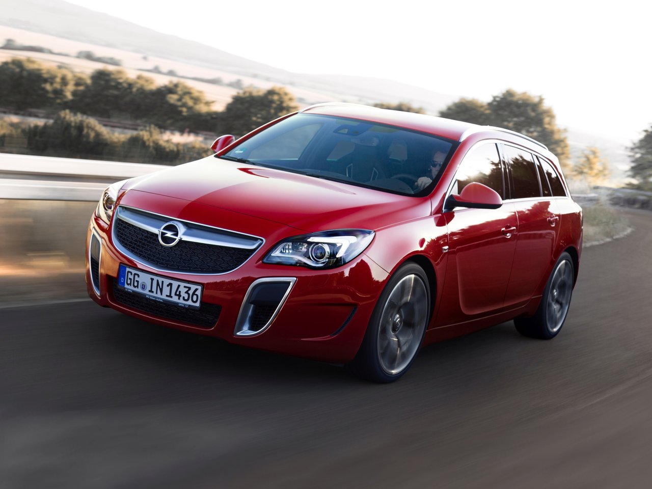 Расход газа двух комплектаций универсала пять дверей Opel Insignia OPC. Разница стоимости заправки газом и бензином. Автономный пробег до и после установки ГБО.