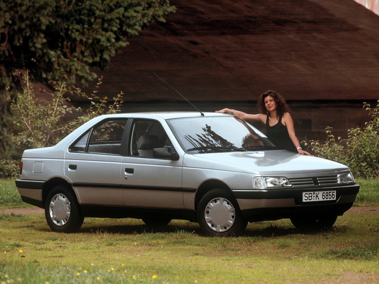 Расход газа пяти комплектаций седана Peugeot 405. Разница стоимости заправки газом и бензином. Автономный пробег до и после установки ГБО.