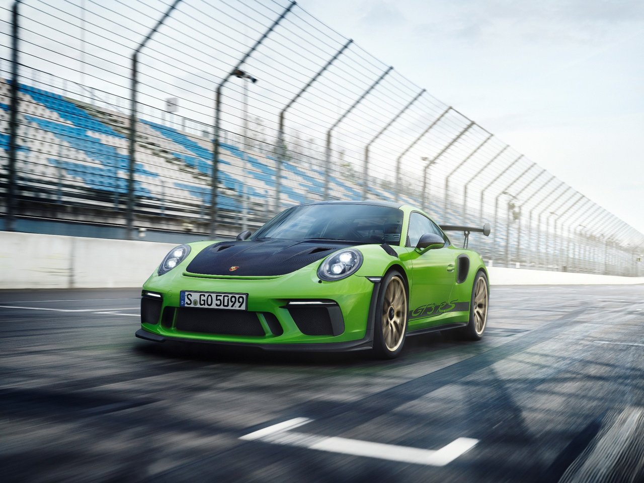 Расход газа одной комплектации купе RS Porsche 911 GT3. Разница стоимости заправки газом и бензином. Автономный пробег до и после установки ГБО.