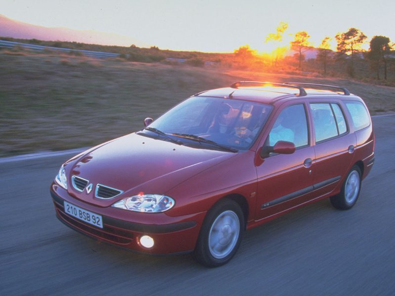 Расход газа шести комплектаций универсала пять дверей Renault Megane. Разница стоимости заправки газом и бензином. Автономный пробег до и после установки ГБО.