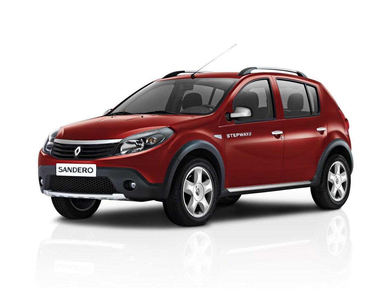 Расход газа двух комплектаций хэтчбека пять дверей Stepway Renault Sandero. Разница стоимости заправки газом и бензином. Автономный пробег до и после установки ГБО.
