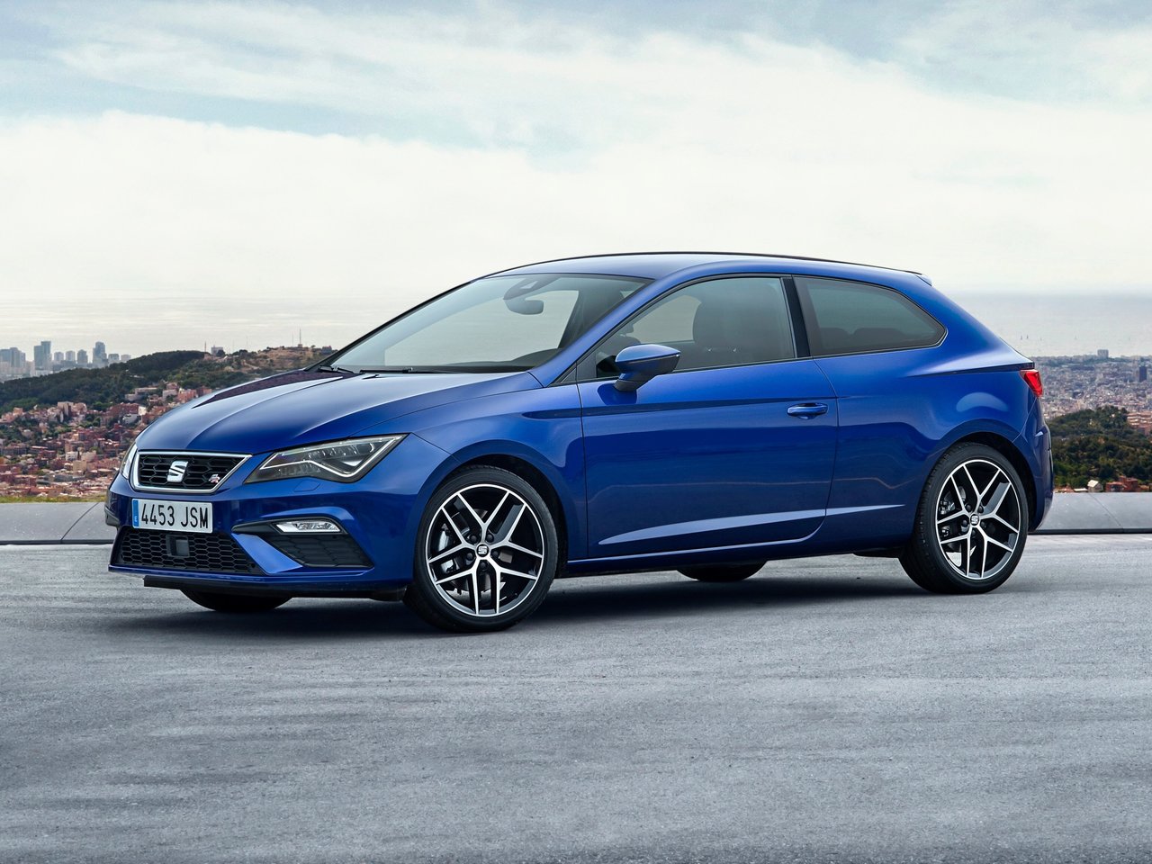 Расход газа семи комплектаций хэтчбека три двери SEAT Leon. Разница стоимости заправки газом и бензином. Автономный пробег до и после установки ГБО.