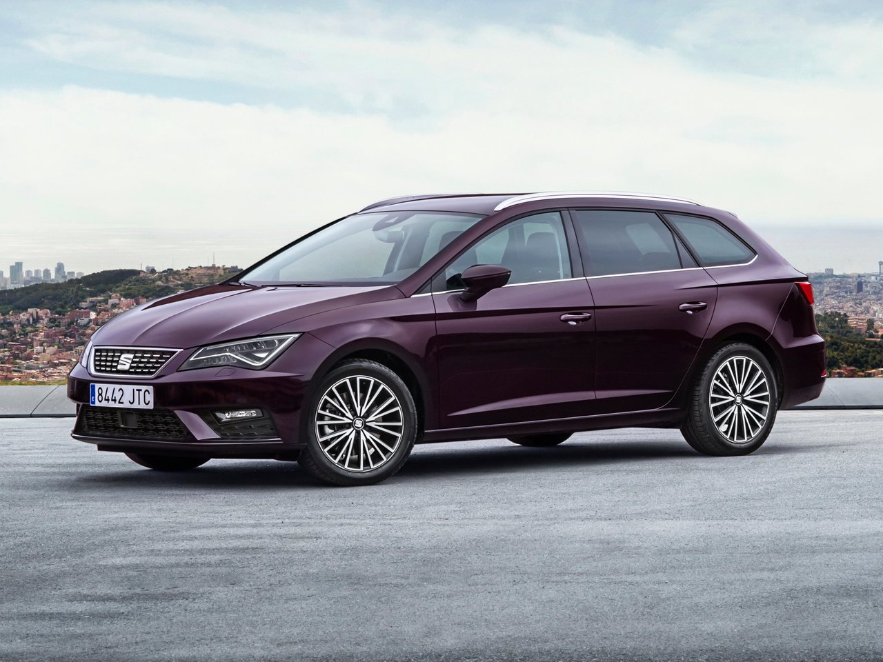 Расход газа семи комплектаций универсала пять дверей SEAT Leon. Разница стоимости заправки газом и бензином. Автономный пробег до и после установки ГБО.