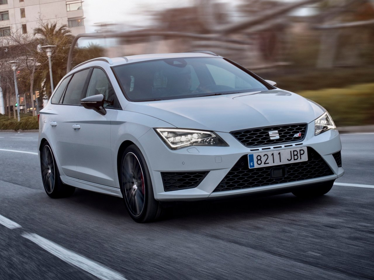 Расход газа двух комплектаций универсала пять дверей SEAT Leon Cupra. Разница стоимости заправки газом и бензином. Автономный пробег до и после установки ГБО.