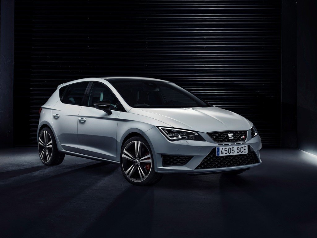 Расход газа двух комплектаций хэтчбека пять дверей SEAT Leon Cupra. Разница стоимости заправки газом и бензином. Автономный пробег до и после установки ГБО.