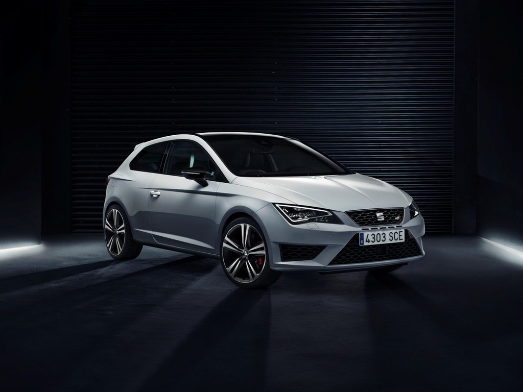 Расход газа двух комплектаций хэтчбека три двери SEAT Leon Cupra. Разница стоимости заправки газом и бензином. Автономный пробег до и после установки ГБО.