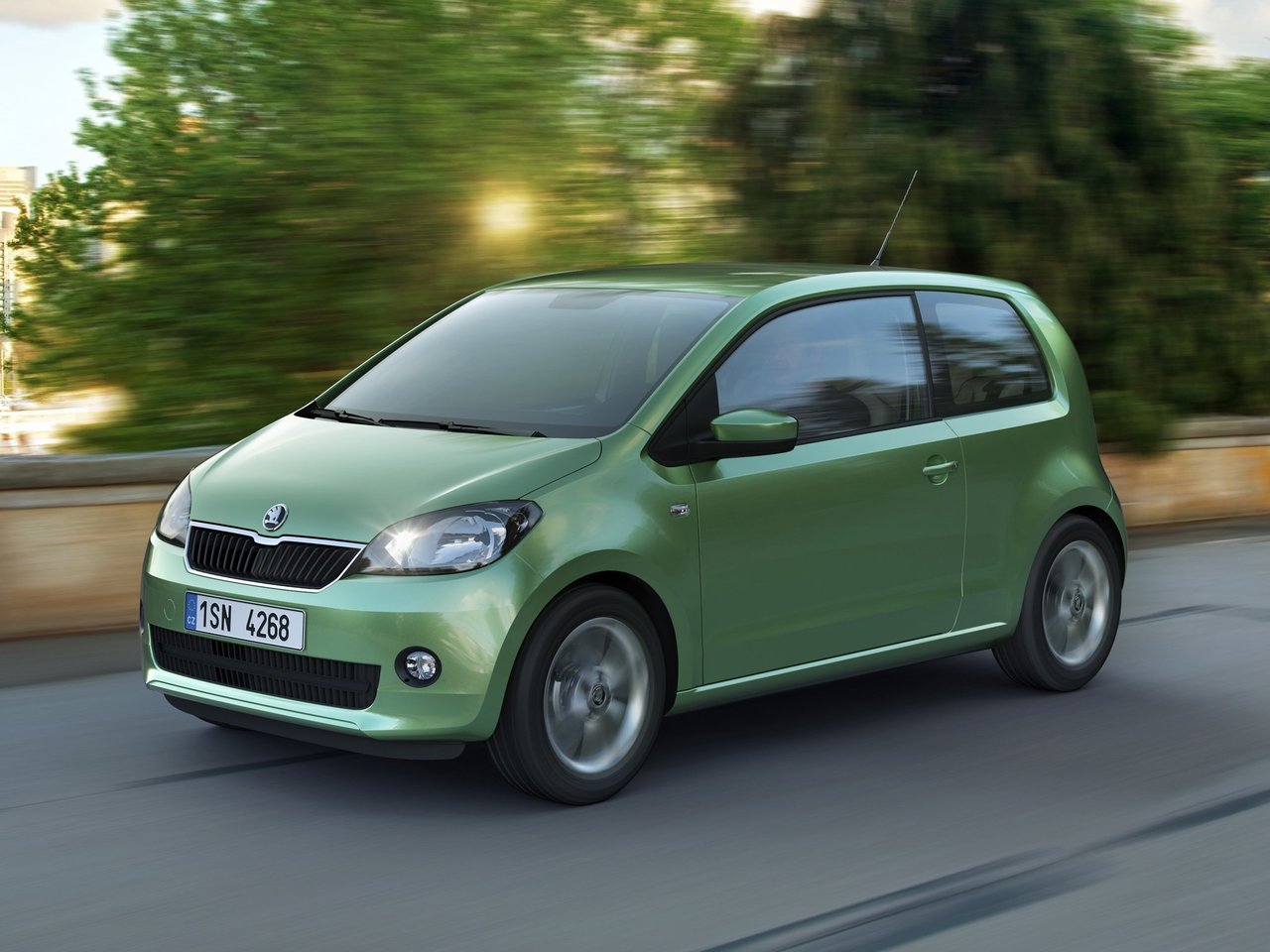 Расход газа двух комплектаций хэтчбека три двери Skoda Citigo. Разница стоимости заправки газом и бензином. Автономный пробег до и после установки ГБО.