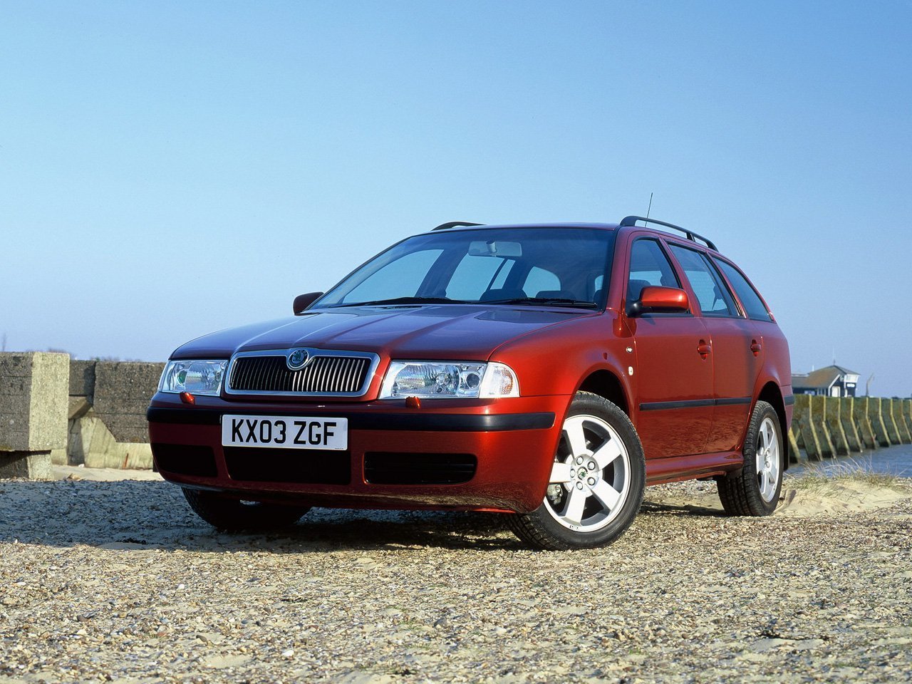 Расход газа семи комплектаций универсала пять дверей Skoda Octavia. Разница стоимости заправки газом и бензином. Автономный пробег до и после установки ГБО.