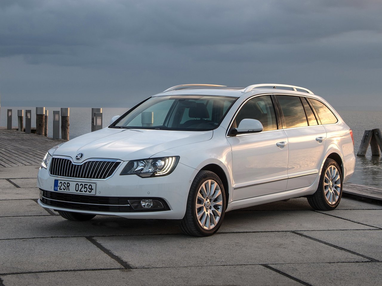 Расход газа пяти комплектаций универсала пять дверей Skoda Superb. Разница стоимости заправки газом и бензином. Автономный пробег до и после установки ГБО.