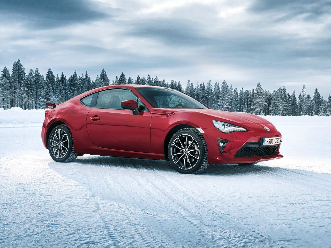 Расход газа двух комплектаций купе Toyota GT86. Разница стоимости заправки газом и бензином. Автономный пробег до и после установки ГБО.