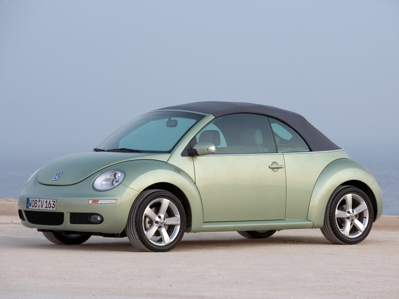 Расход газа пяти комплектаций кабриолета Volkswagen Beetle. Разница стоимости заправки газом и бензином. Автономный пробег до и после установки ГБО.
