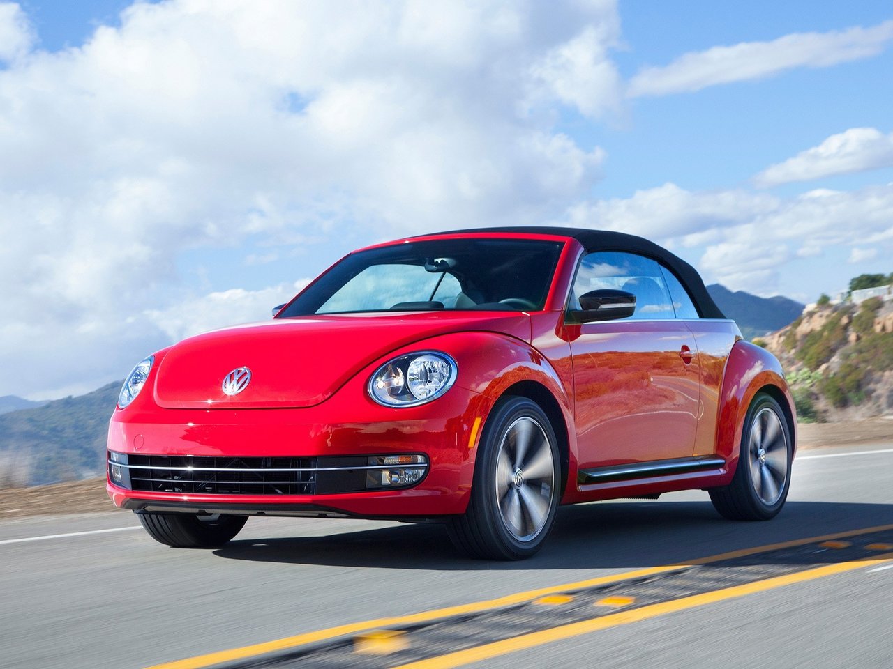 Расход газа десяти комплектаций кабриолета Volkswagen Beetle. Разница стоимости заправки газом и бензином. Автономный пробег до и после установки ГБО.