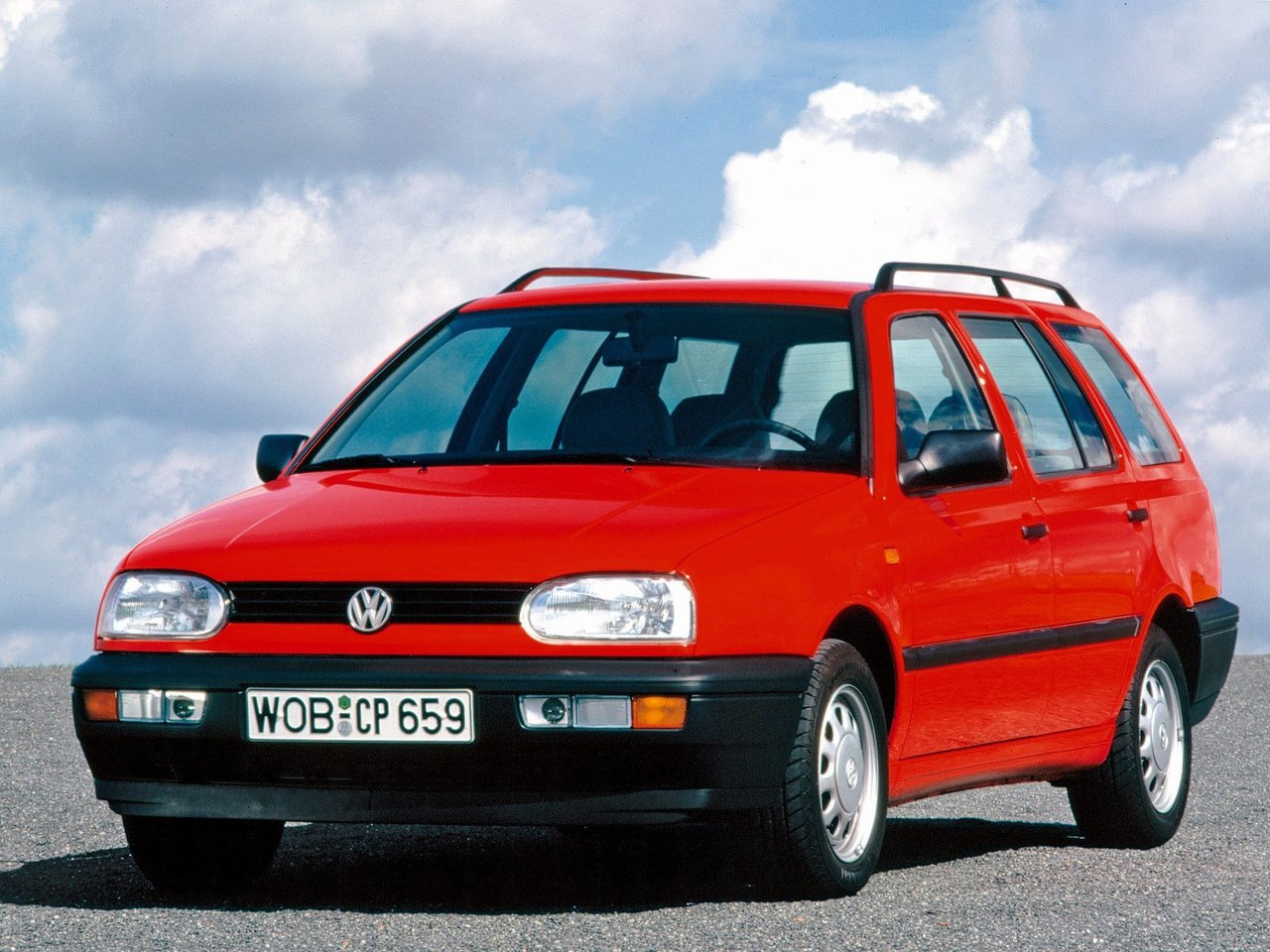 Расход газа девяти комплектаций универсала пять дверей Volkswagen Golf. Разница стоимости заправки газом и бензином. Автономный пробег до и после установки ГБО.