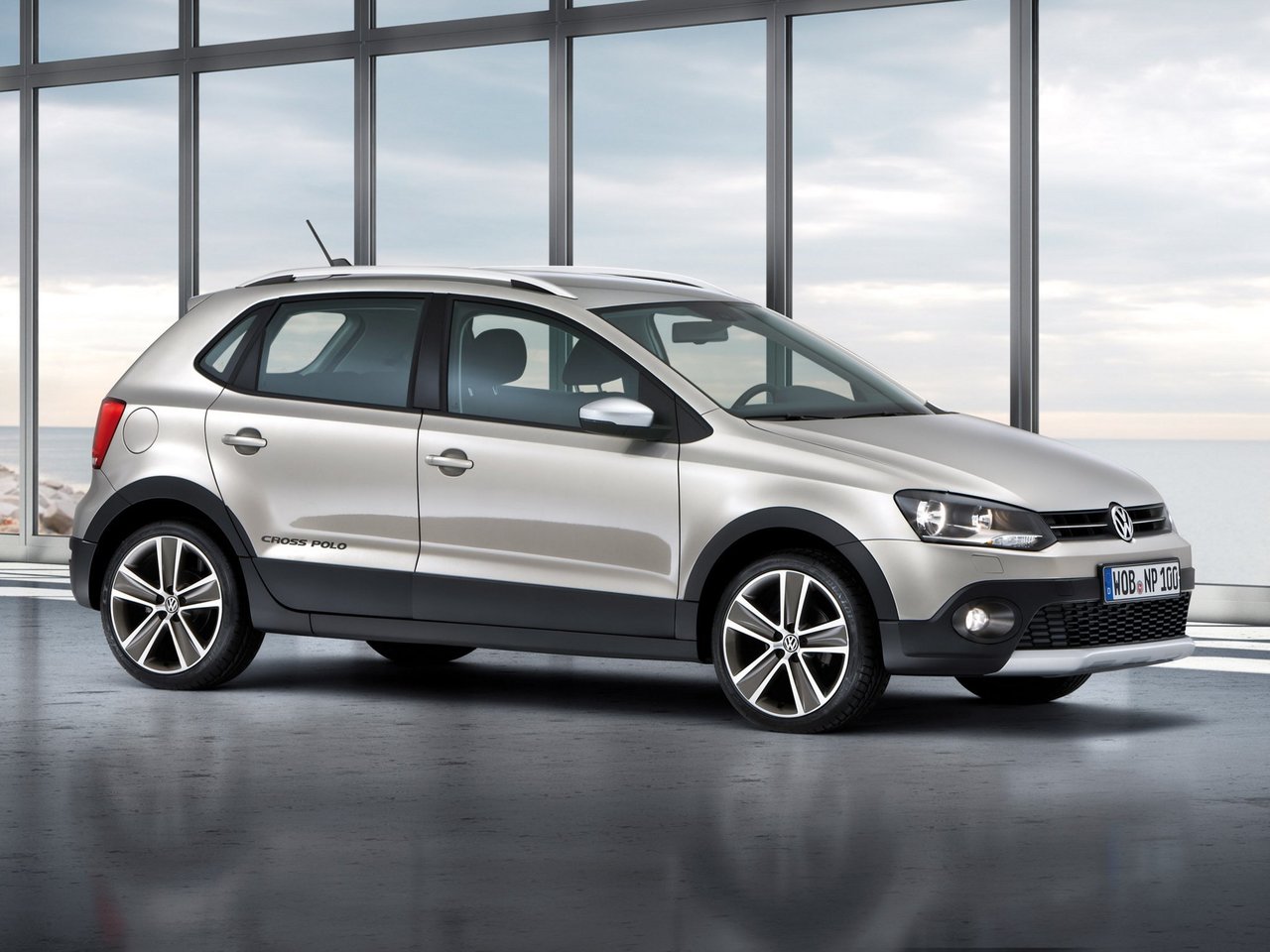 Расход газа трёх комплектаций хэтчбек пять дверей Cross Volkswagen Polo. Разница стоимости заправки газом и бензином. Автономный пробег до и после установки ГБО.